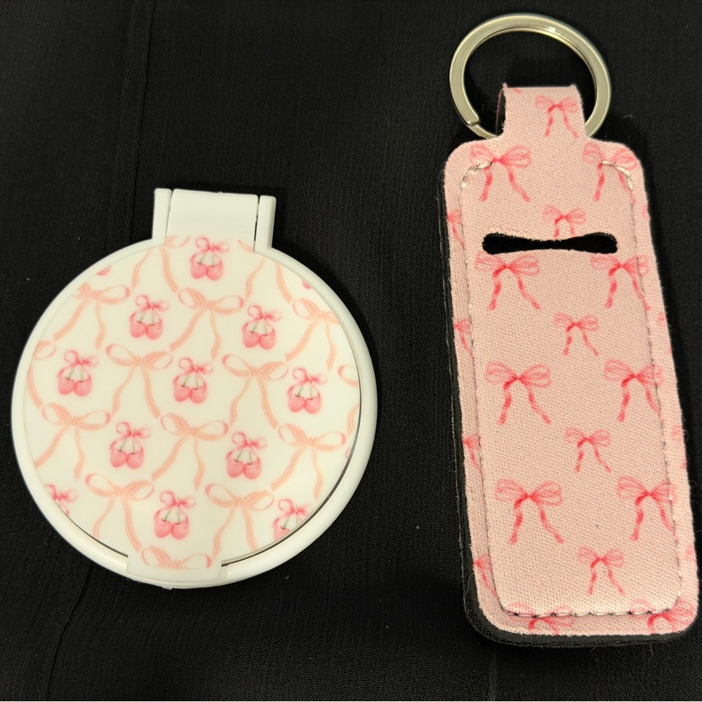 Round White Compact Makeup Mirror with Pink Bow and Matching Chapstick Keychain - Picture 2 of 3